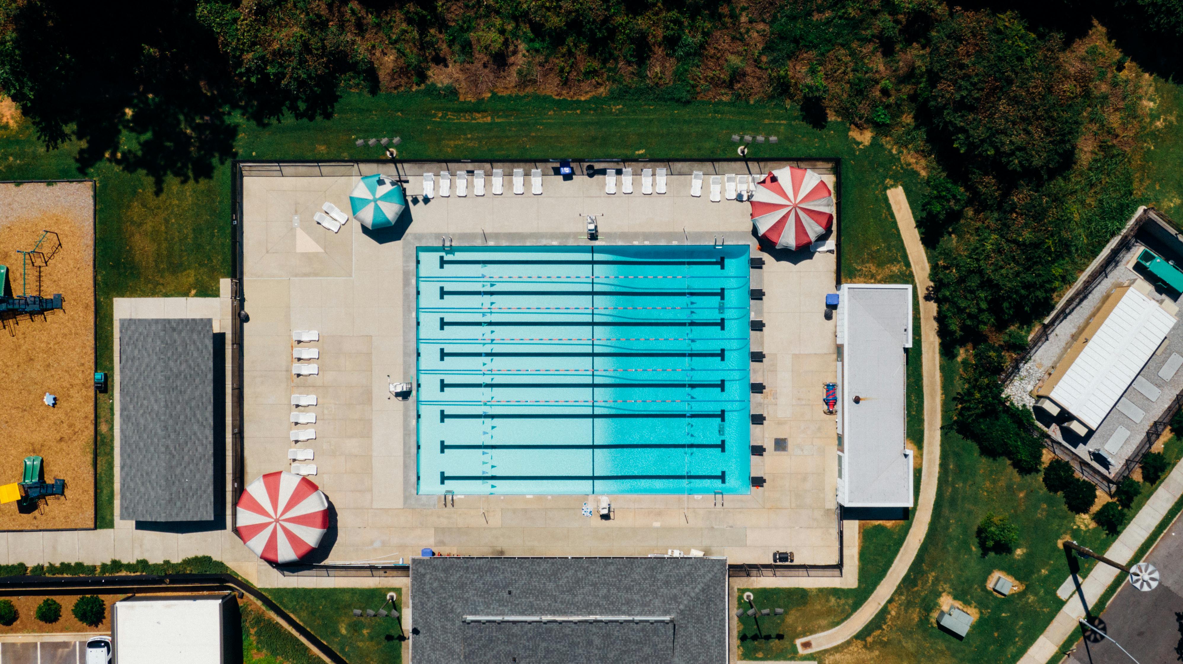 Bubble Film Application in Swimming Pool Covering