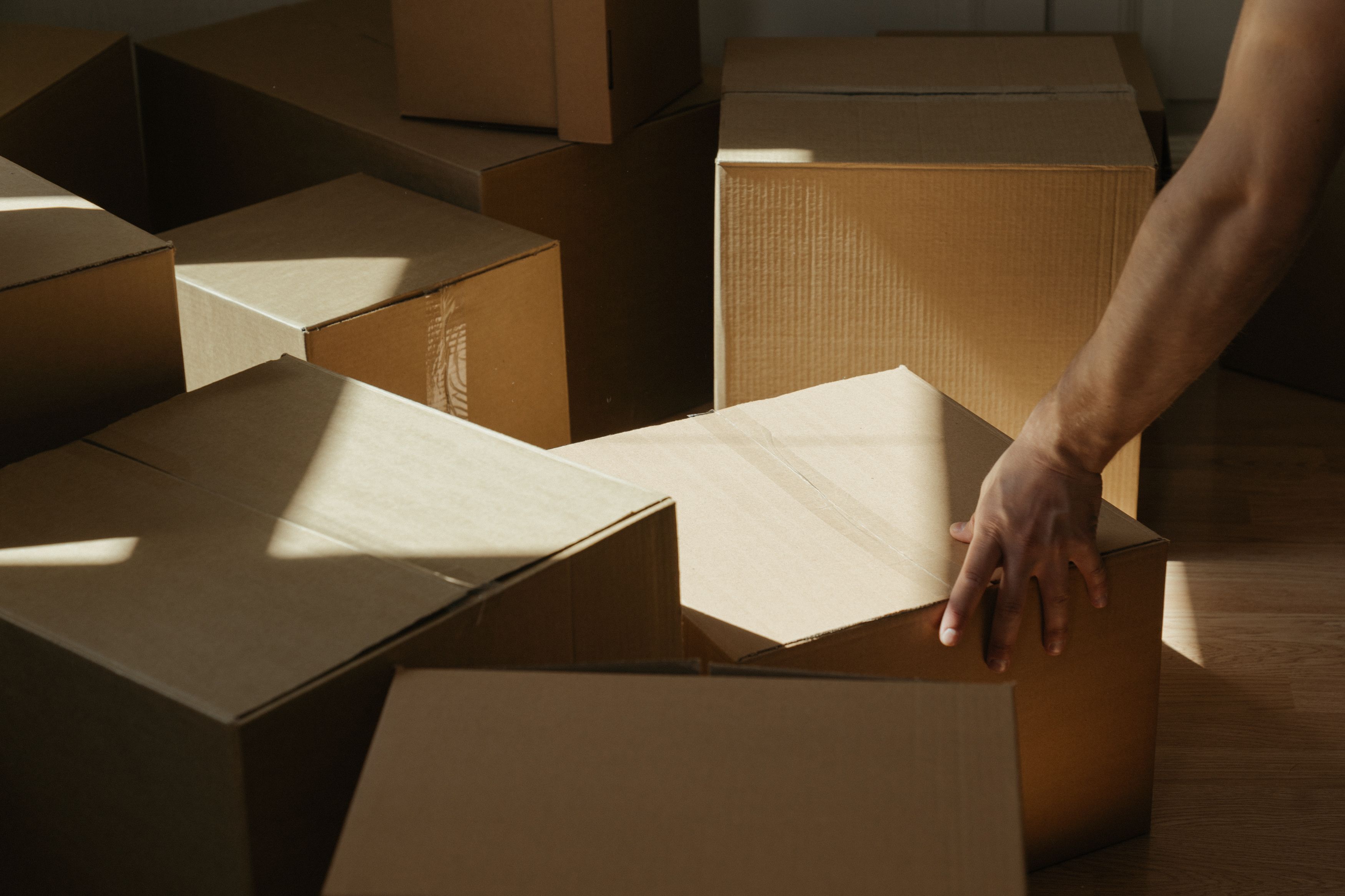 Improving 3C Electronics Shipping Box Production with One-Piece Folding And Gluing Machine Solutions